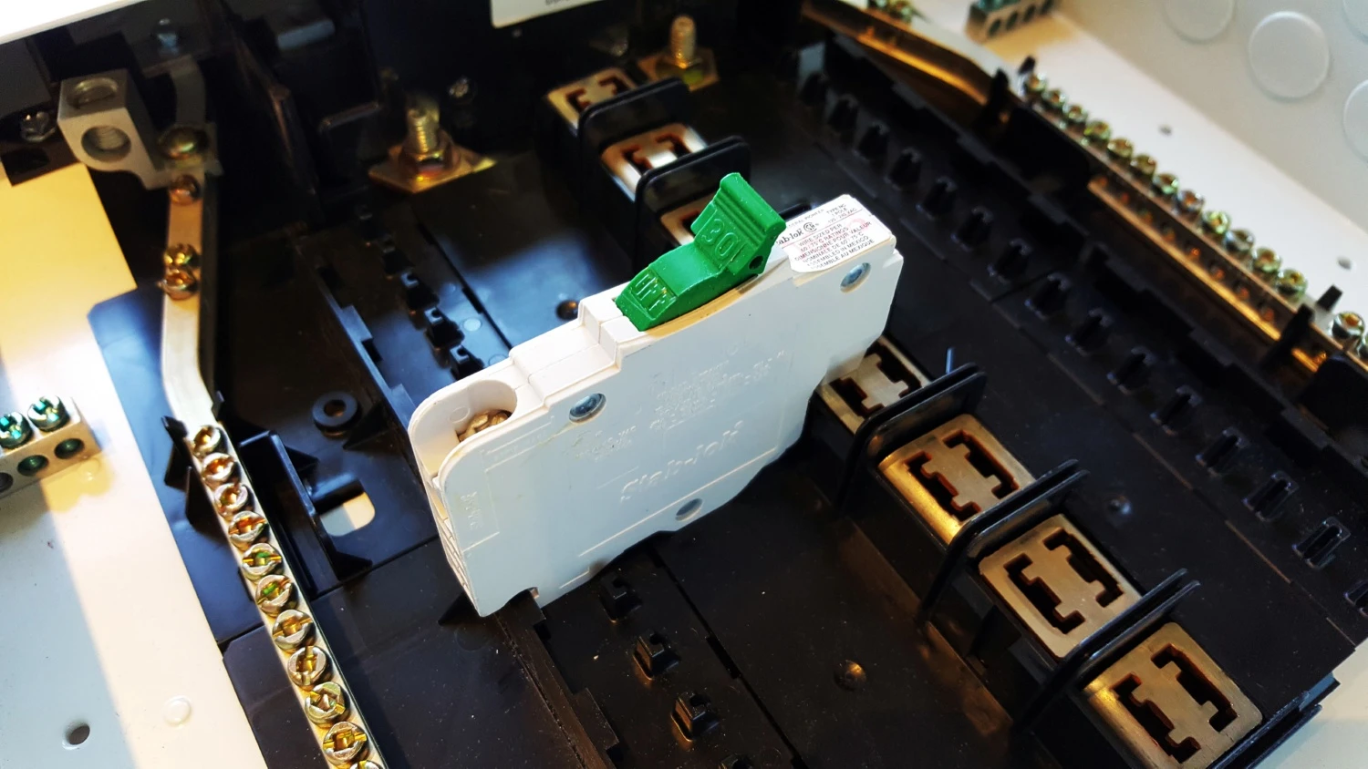 Schneider Electric BREAKER FP 30AMP 1POLE 7 Schneider Electric BREAKER FP 30AMP 1POLE - Image 5