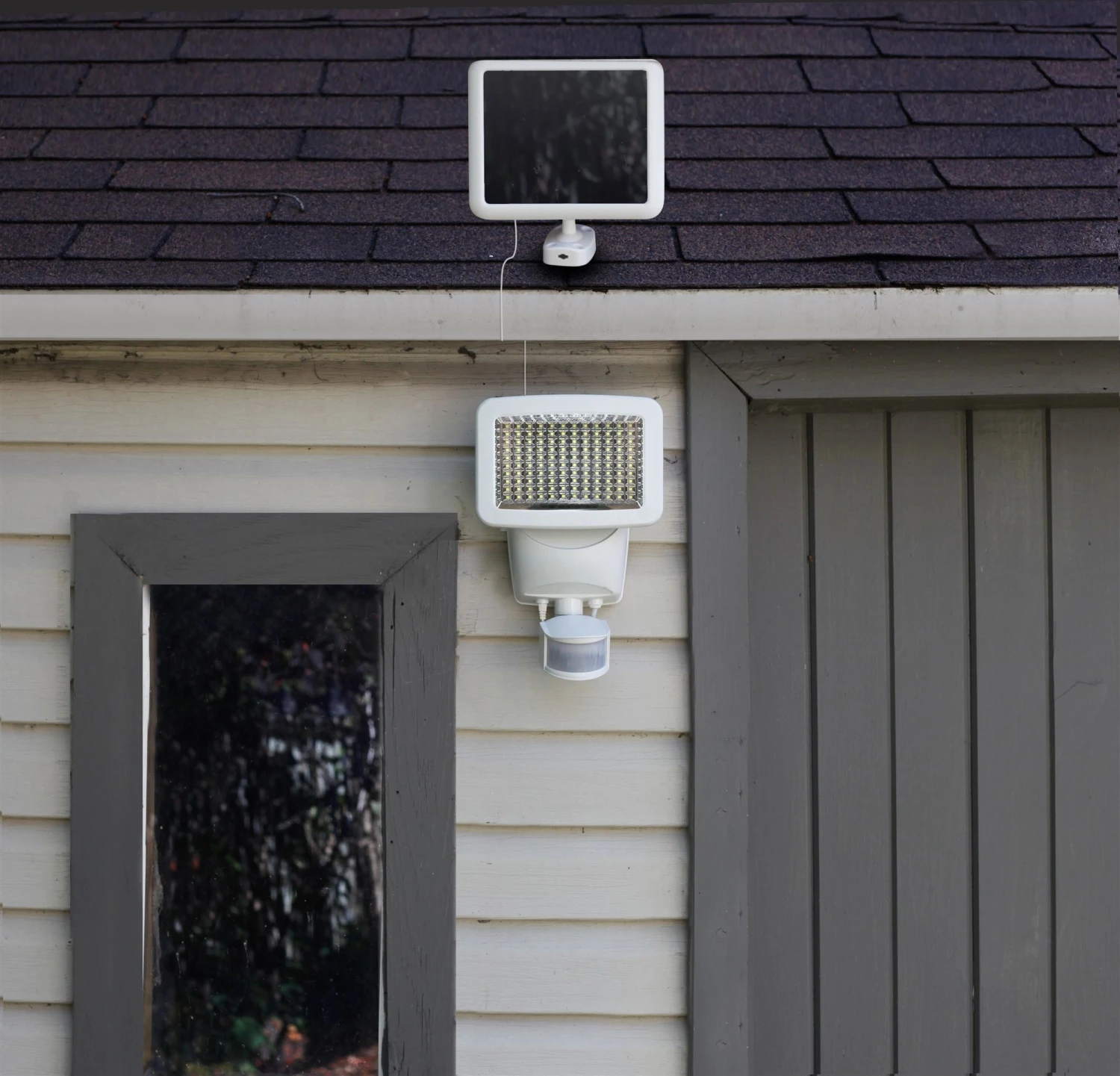 100 LED Solar Motion Light 4 100 LED Solar Motion Light - Image 2