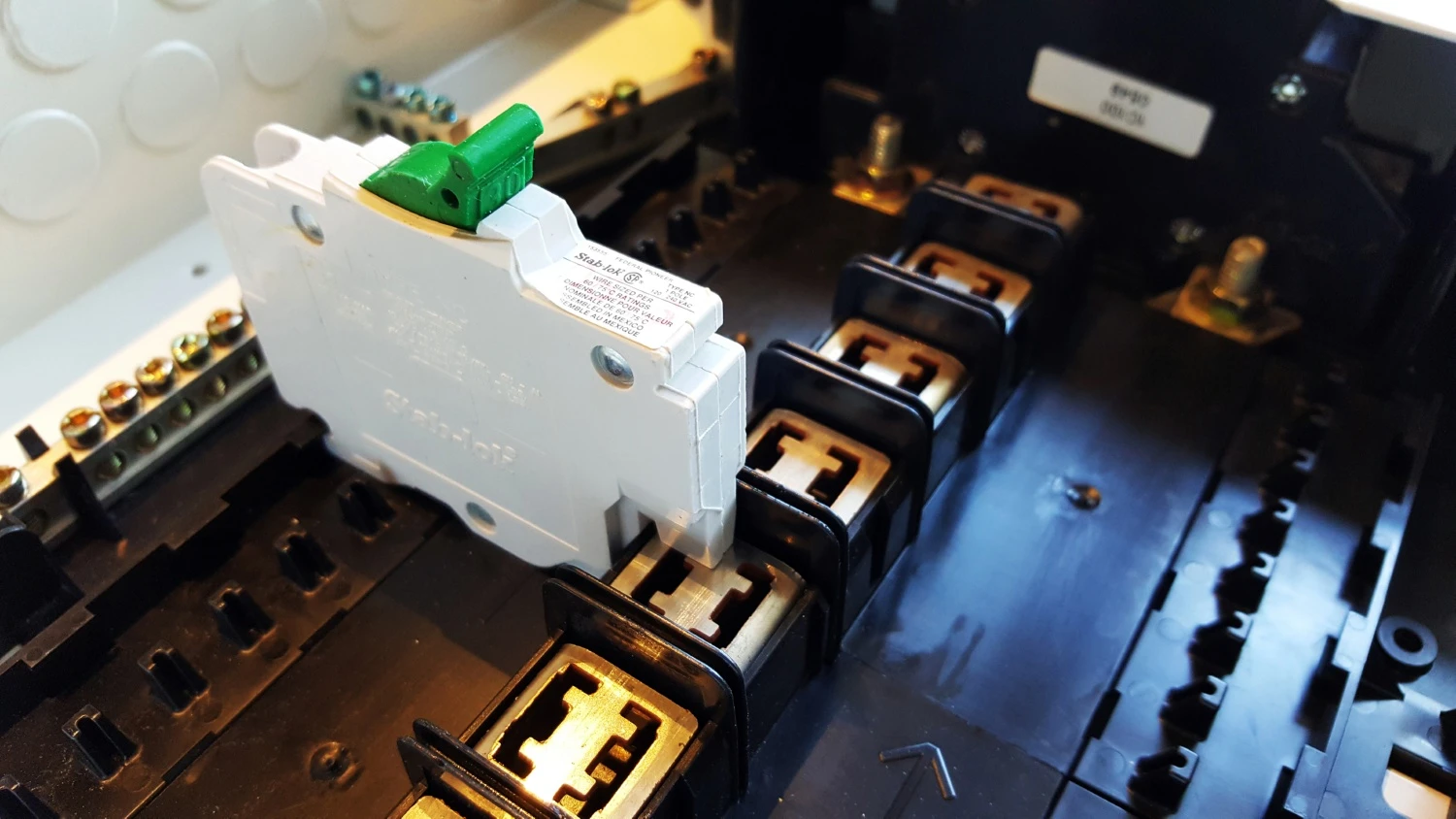 Schneider Electric BREAKER FP 30AMP 1POLE 8 Schneider Electric BREAKER FP 30AMP 1POLE - Image 6